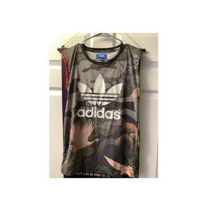Adidas tank top size small